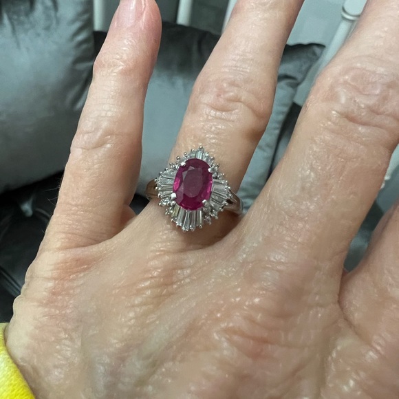 Ruby and diamond platinum ring - Picture 8 of 13